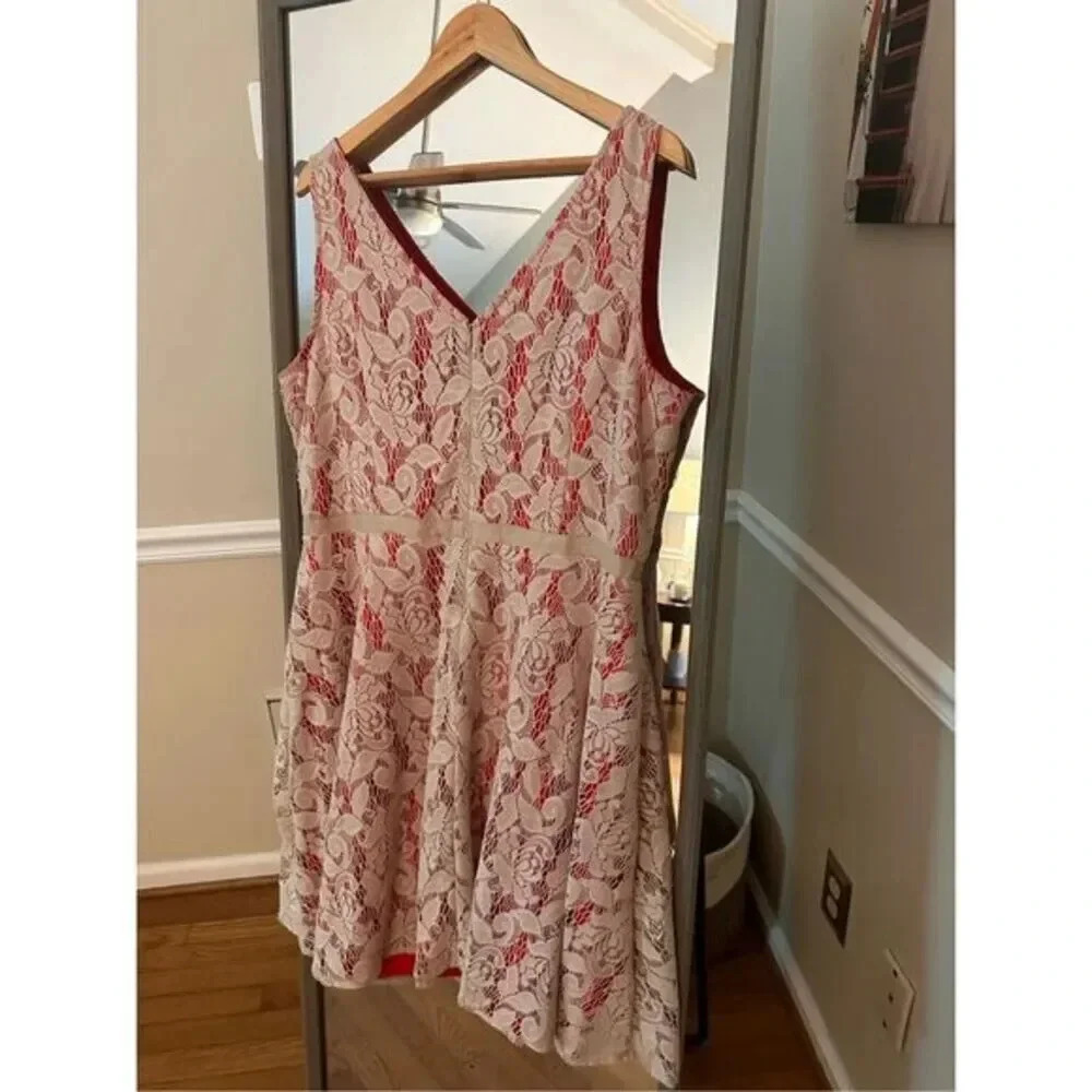 Danny & Nicole Sleeveless Floral‎ Dress Size 18 - Picture 2 of 3